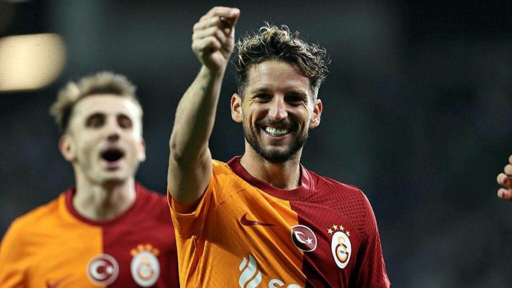 galatasaray-mertensin-sozlesmesini-uzatti-iste-alacagi-maas-1720020046973.jpeg